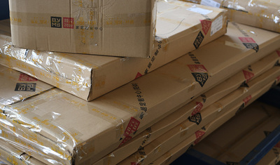 产品外包装上加入品牌标识，清晰辨识